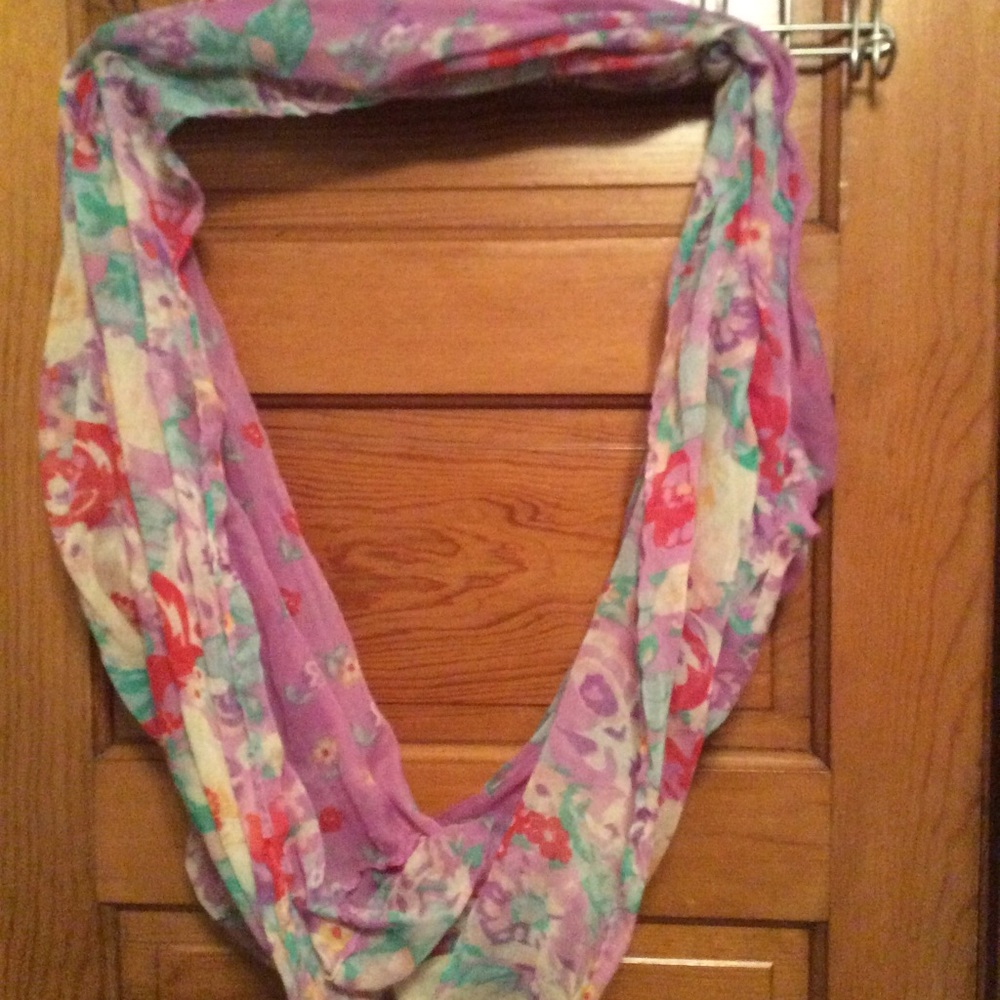 Infinity scarf - Picture 1 of 2